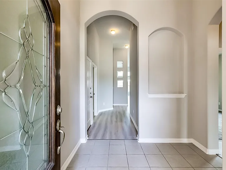 505 Palmilla St — Photo 6