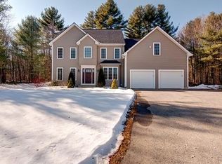 7 Willow Tree Ln, Charlton, MA 01507