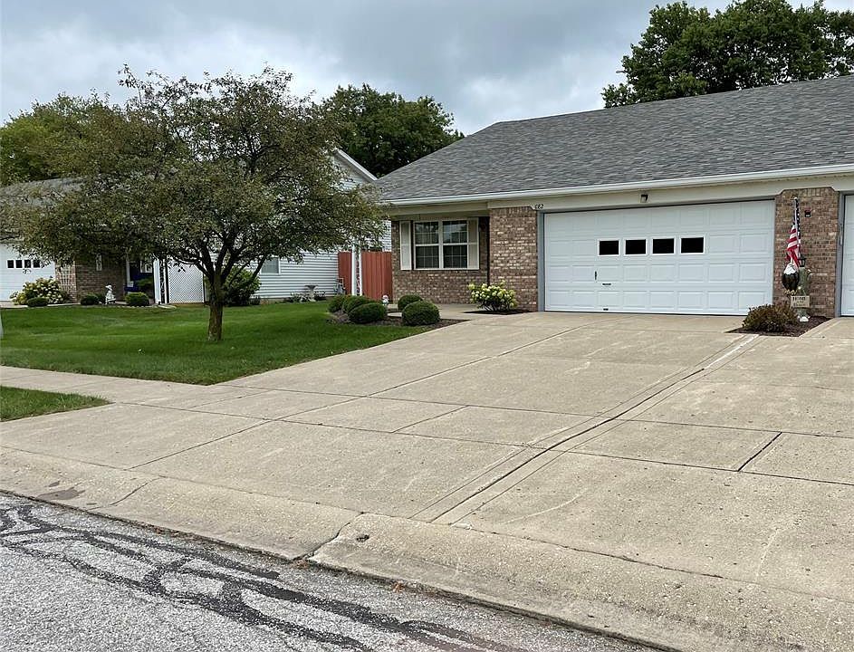 1st image of 1082 E Apple Lake Dr #4A