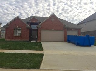56802 Holiday Pne, Macomb, MI 48042