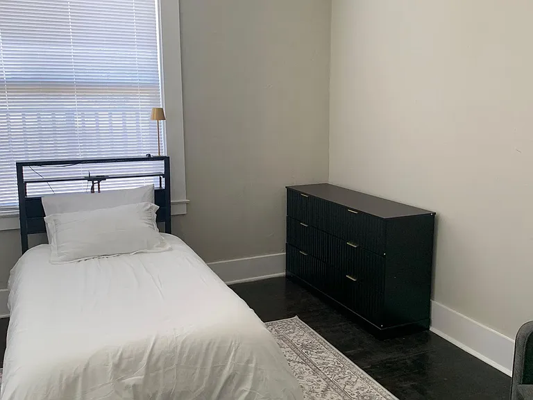 1201 N Irwin St #9 — Photo 3