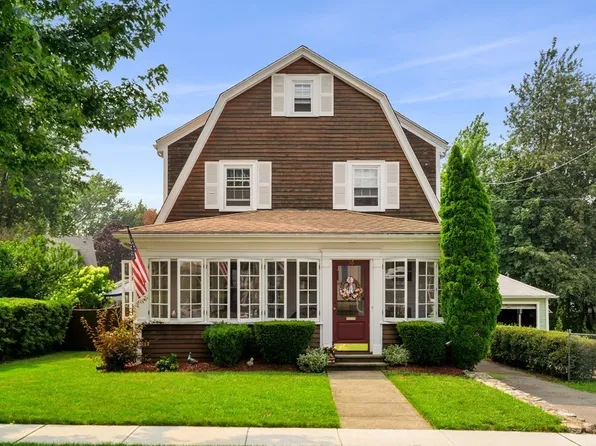 36 Ridgeway St, Quincy, MA 02170