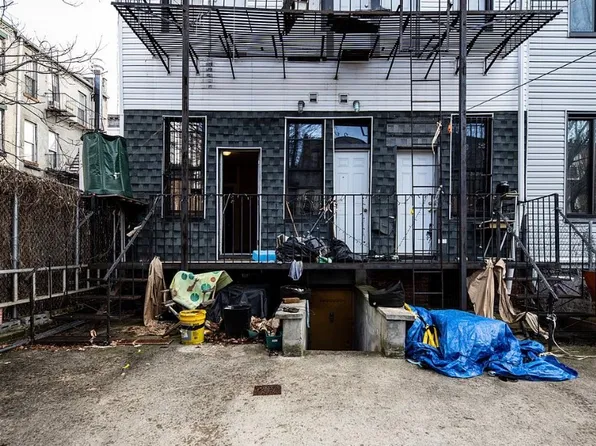 279 Menahan Street image 5 of 15