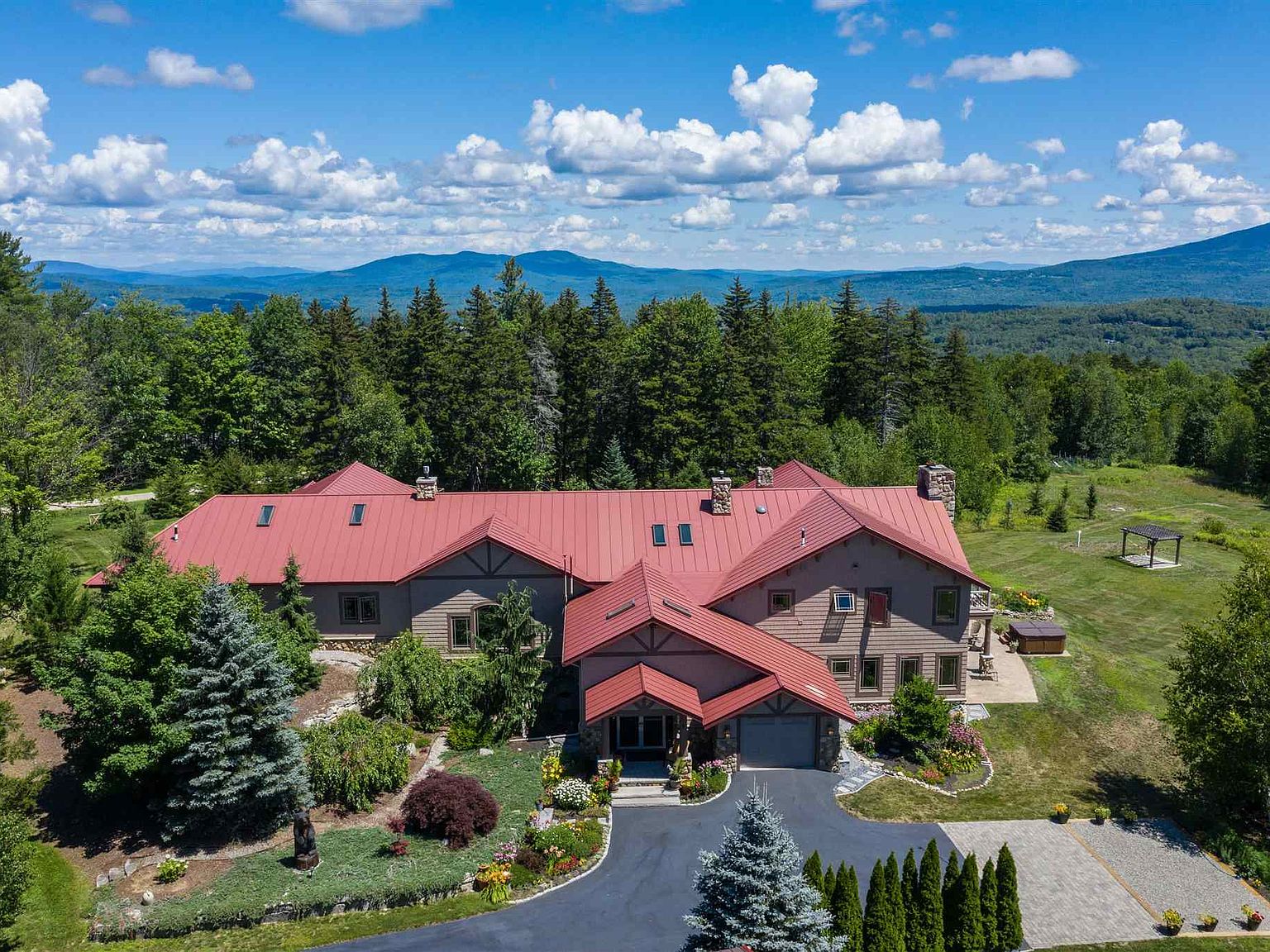 180 Summit Rd New London Nh 03257 Mls 4843969 Zillow