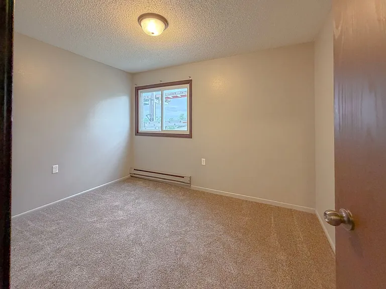408 E Dawn St — Photo 18