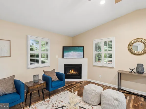 102 Othoridge Rd, Lutherville Timonium, MD 21093