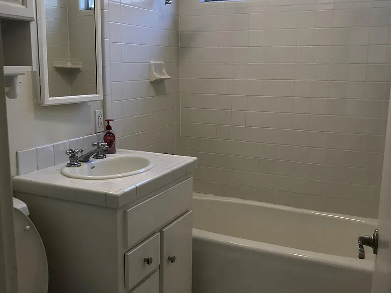 419 Roosevelt Ave — Photo 4