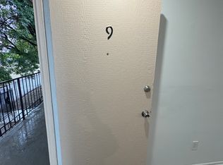 8443 Lindley Ave #9, Northridge, CA 91325