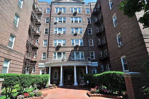 Rented by CENTURY 21 Sunny Gardens Realty, Inc. | media 43