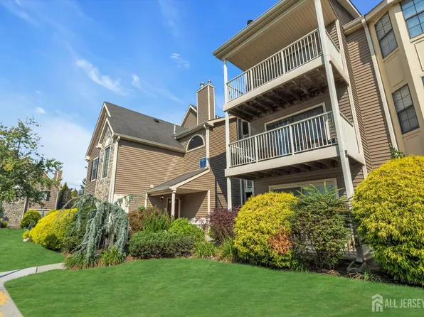 44 Lear Ct, East Brunswick, NJ 08816