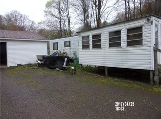 206 Chipmunk Rd, Evans City, PA 16033