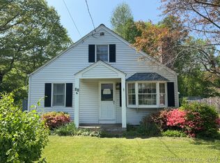 18 Hillside Rd, Old Lyme, CT 06371