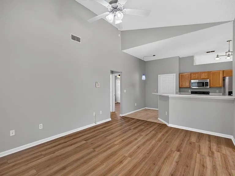 9256 Dale View Ln W — Photo 14