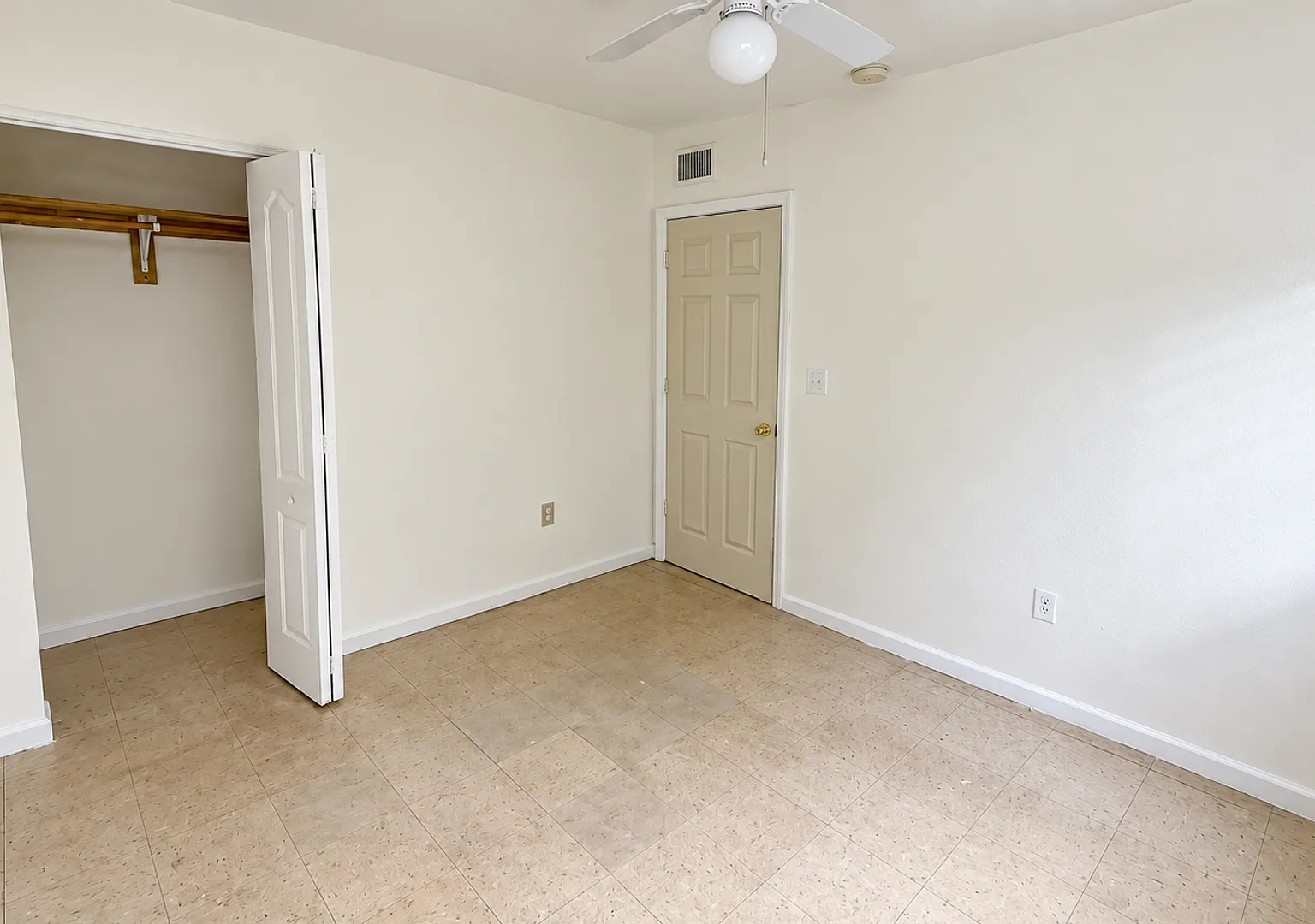 Urban Living Near Downtown Miami for Rent — Photo 4