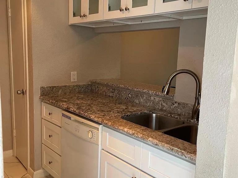6111 Beverly Hill St #35 — Photo 3