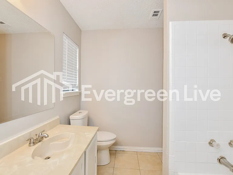 1016 Hunters Glen Dr — Photo 12