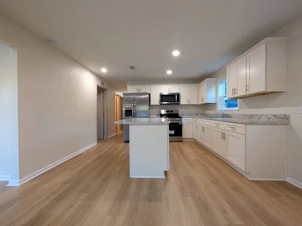 1804 Saxon St, Tallahassee, FL 32310