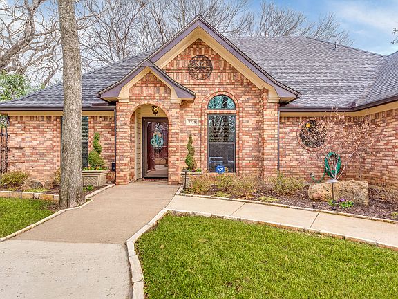 7728 Amy Ln North Richland-print-006-024-AmyNorthRichlandHillsTexasTrue-4200x2802-300dpi.jpg