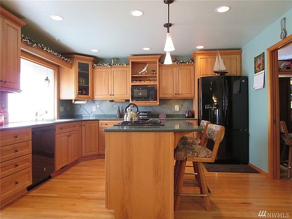 5th image of 7031 44th Ave NE