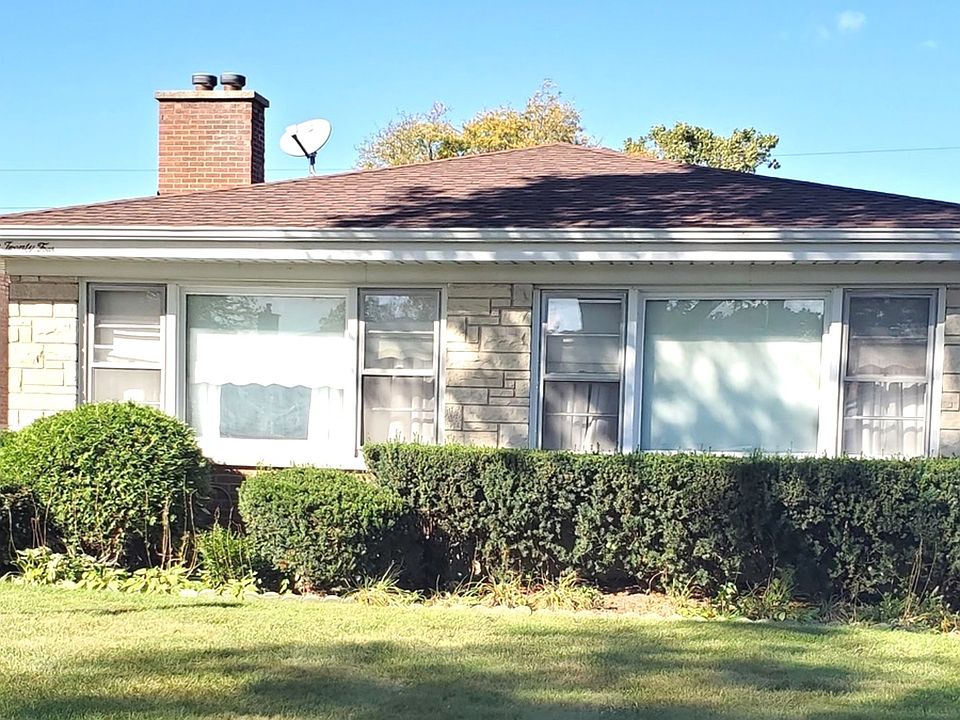 1st image of 4824 W Sherwin Ave
