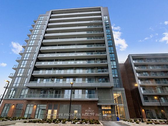 2nd image of 36 Manor Rd E #713