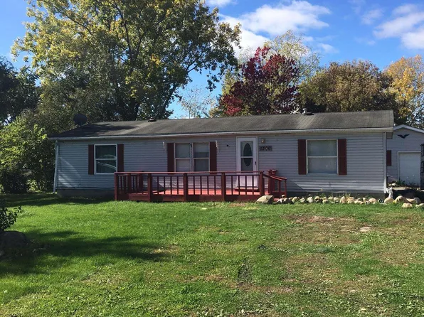 1306 S Meadow Dr, Lennon, MI 48449