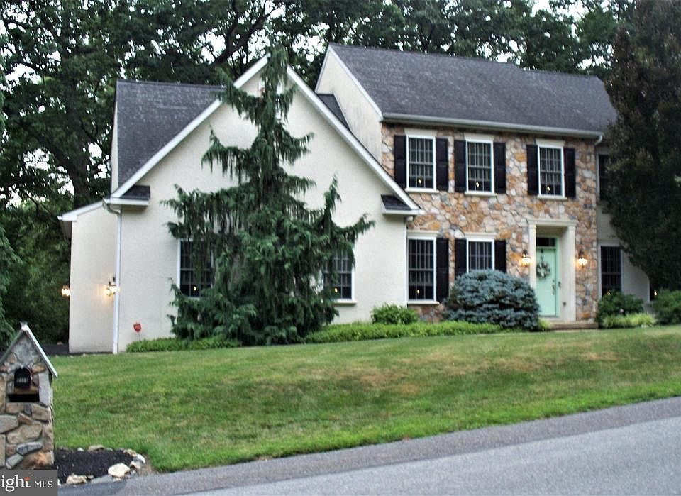 1st image of 2115 Kings Way