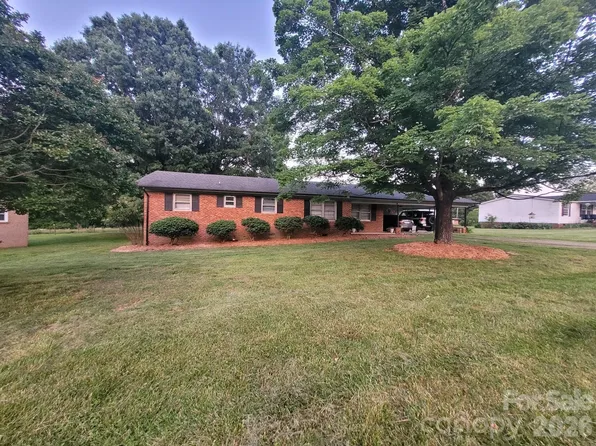 164 Davidson Ct, Taylorsville, NC 28681