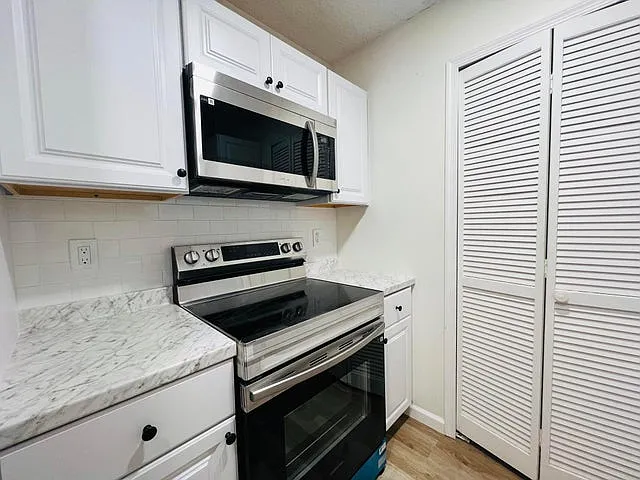 11877 Sturbridge Ln — Photo 3