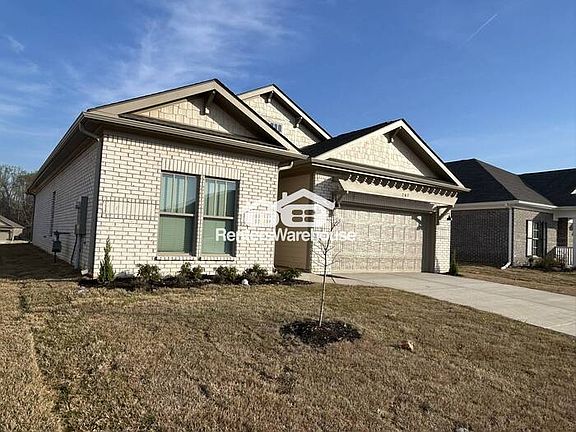 3rd image of 207 Stockyard Cir