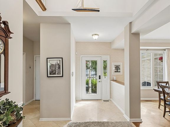 3rd image of 16814 Cardinal Dr