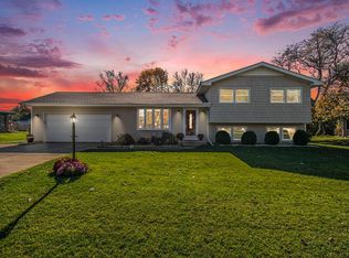 10370 Glen Lee Trl, Granger, IN 46530