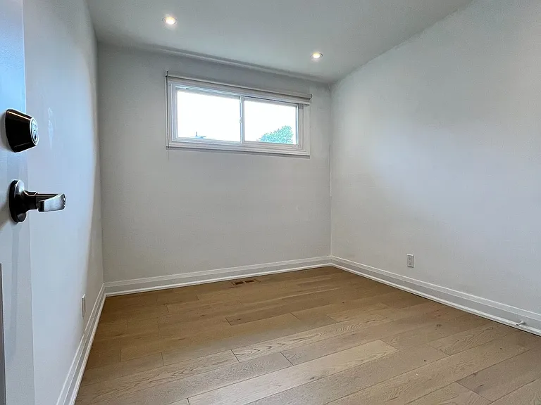 219 Beechy Dr — Photo 16
