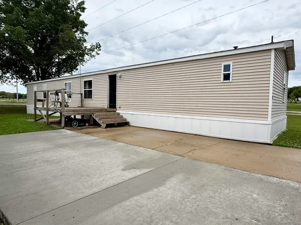 1502 Memphis Ave Lot 34, Spirit Lake, IA 51360
