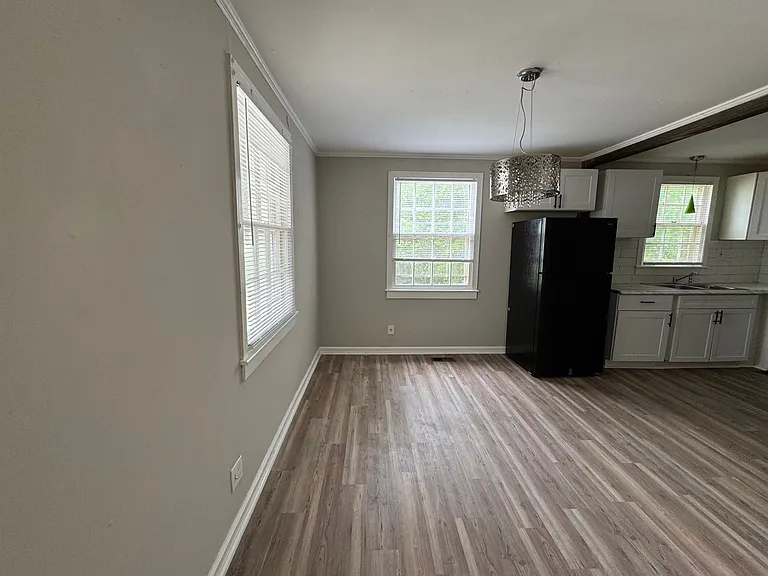 1330 Macon Ave — Photo 6