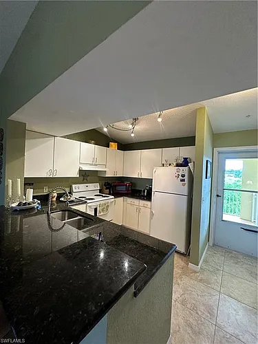 8264 Key Royal Cir #831 Photo 1