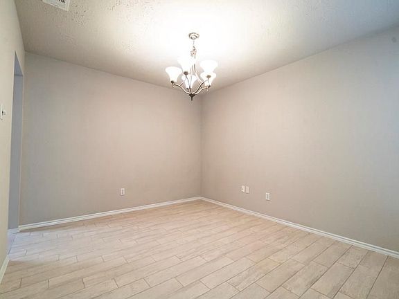 3rd image of 16307 Elmwood Point Ln