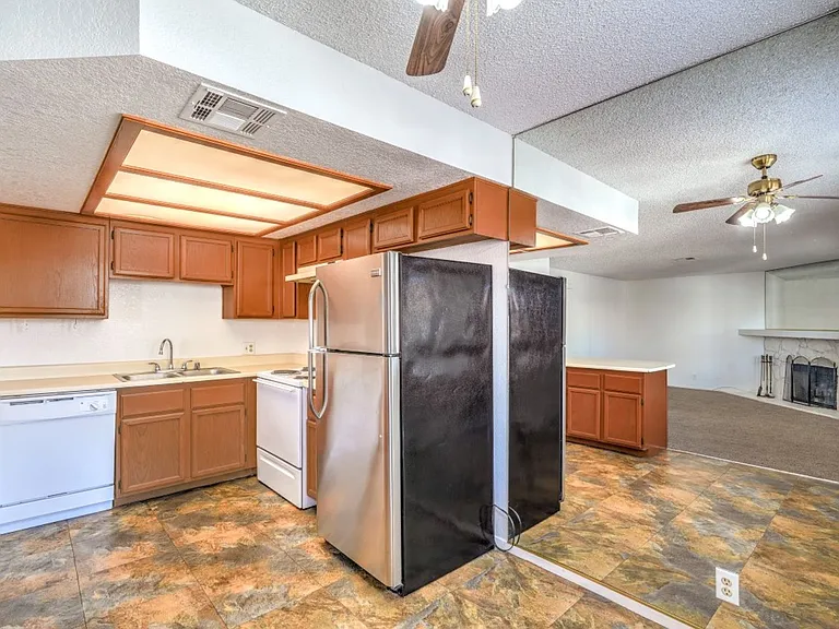 1333 Pinto Rock Ln #202 — Photo 8