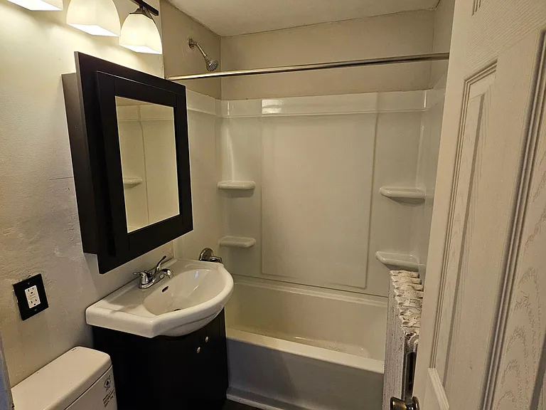 681 York Ave #2 — Photo 6