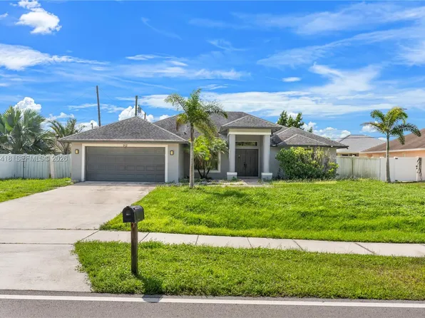 912 SW Paar Dr, Port Saint Lucie, FL 34953
