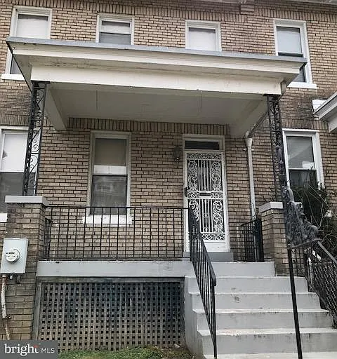 612 Otis Pl NW photo 1