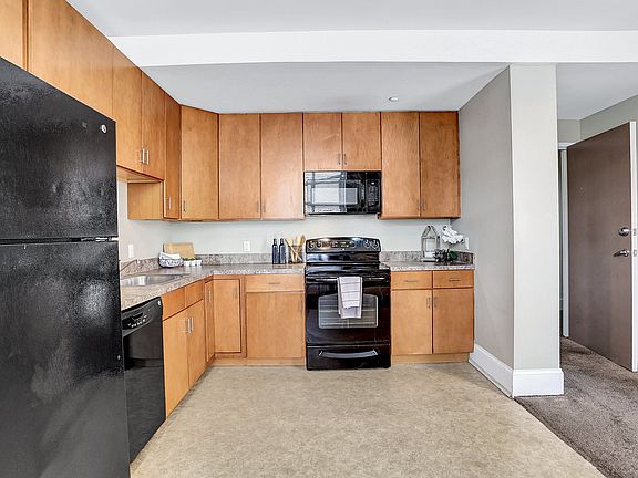 2nd image of 319 Market St APT 202