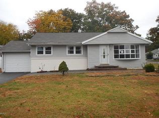 18 Wren Pl, Toms River, NJ