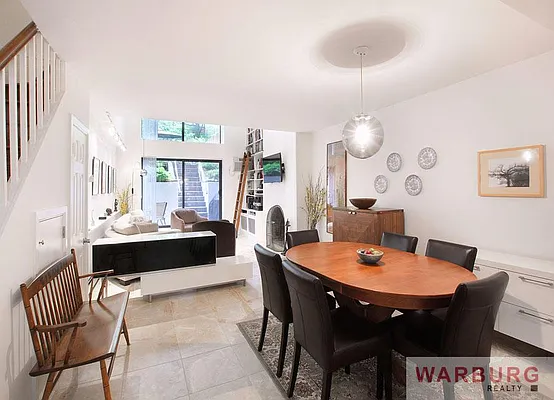 Sold by Warburg | media 10