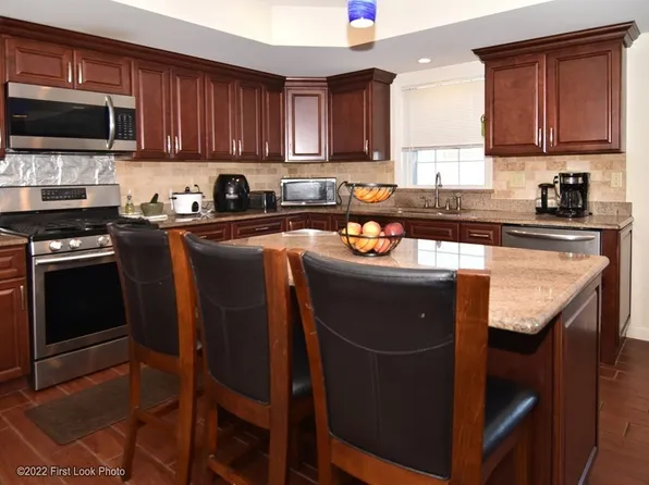 29 Silver Spring Ave, East Providence, RI 02915