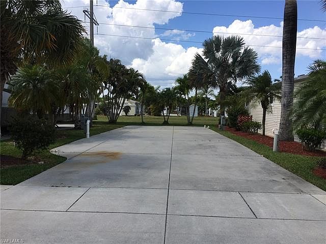 2nd image of 1477 Diamond Lake Cir