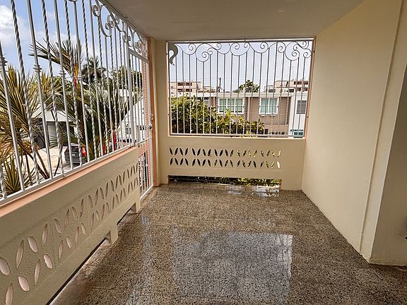 3rd image of C11 Calle 2