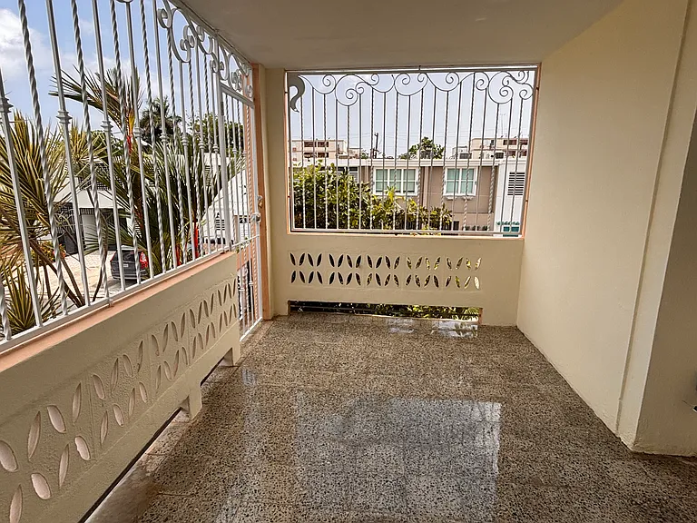 C11 Calle 2 — Photo 3