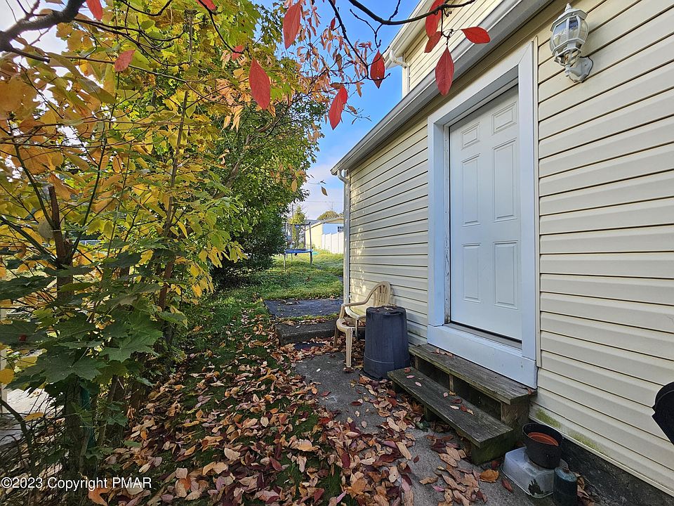 2nd image of 450 E Cranberry Ave