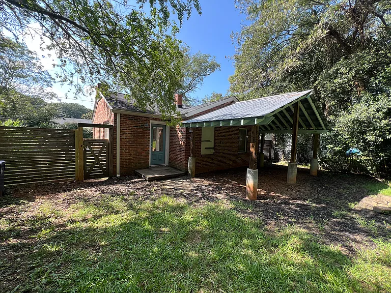 165 Sylvia Cir — Photo 5